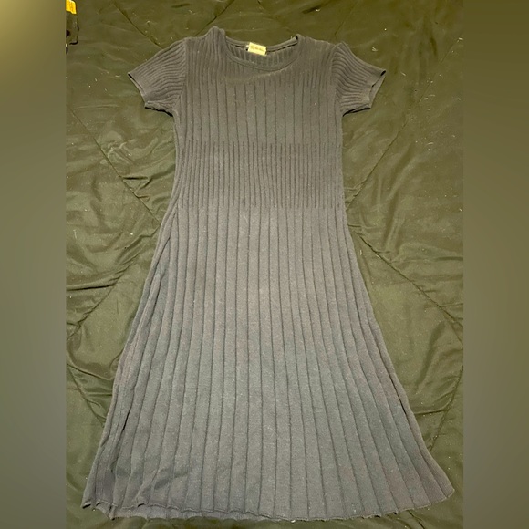 Simple black sweater dress - Picture 1 of 2